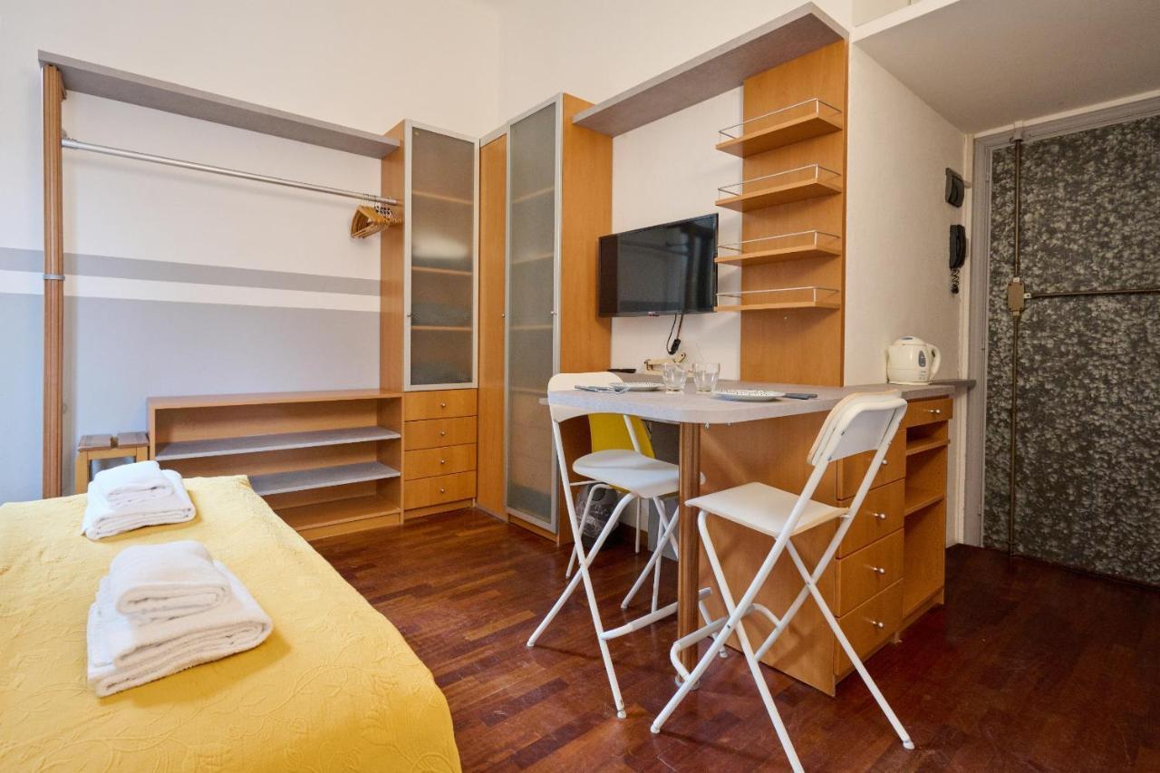Artist Nadia'S Apartment In Porta Vercellina ミラノ エクステリア 写真