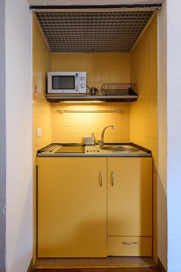 Artist Nadia'S Apartment In Porta Vercellina ミラノ エクステリア 写真